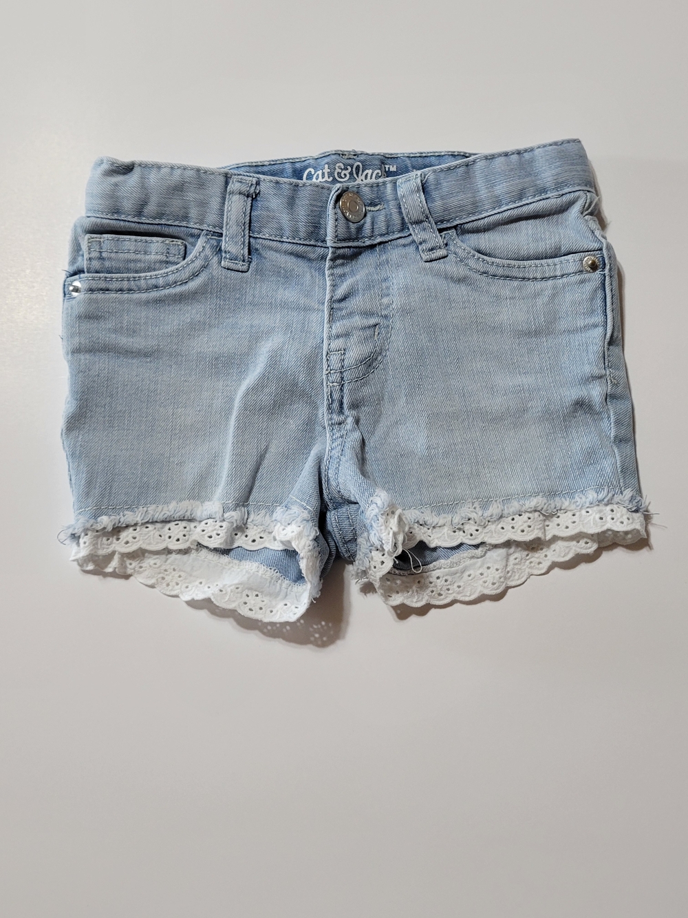 Cat & Jack Toddler Girls Denim Shorts 2T Light Wash Lace Trim Cute Summer